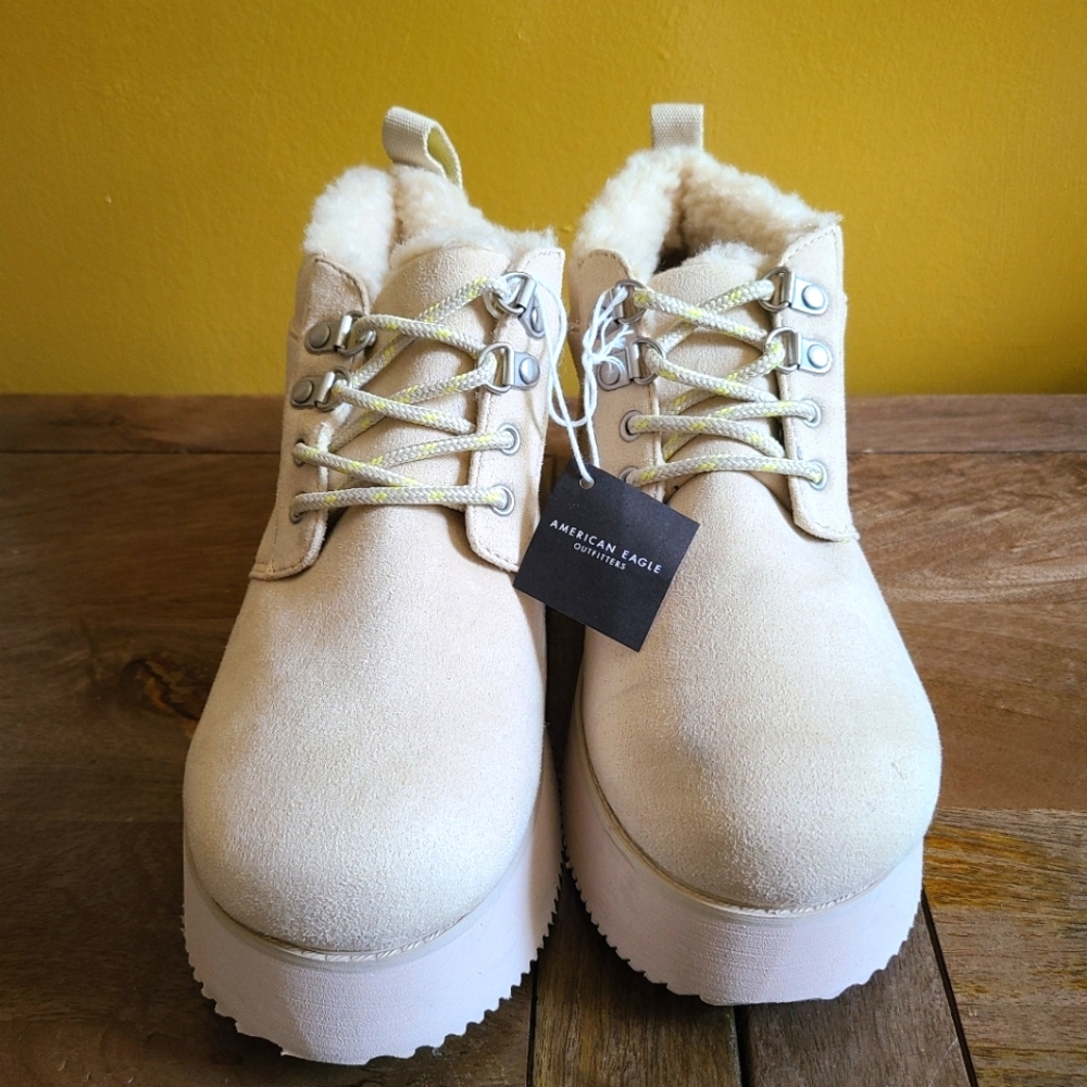America Eagle booties size 6